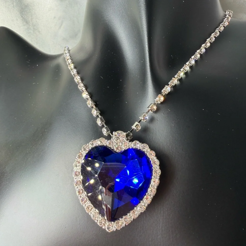 Unique premium look Sapphire Blue Heart Necklace with Silver Accents - Picture 6 of 13